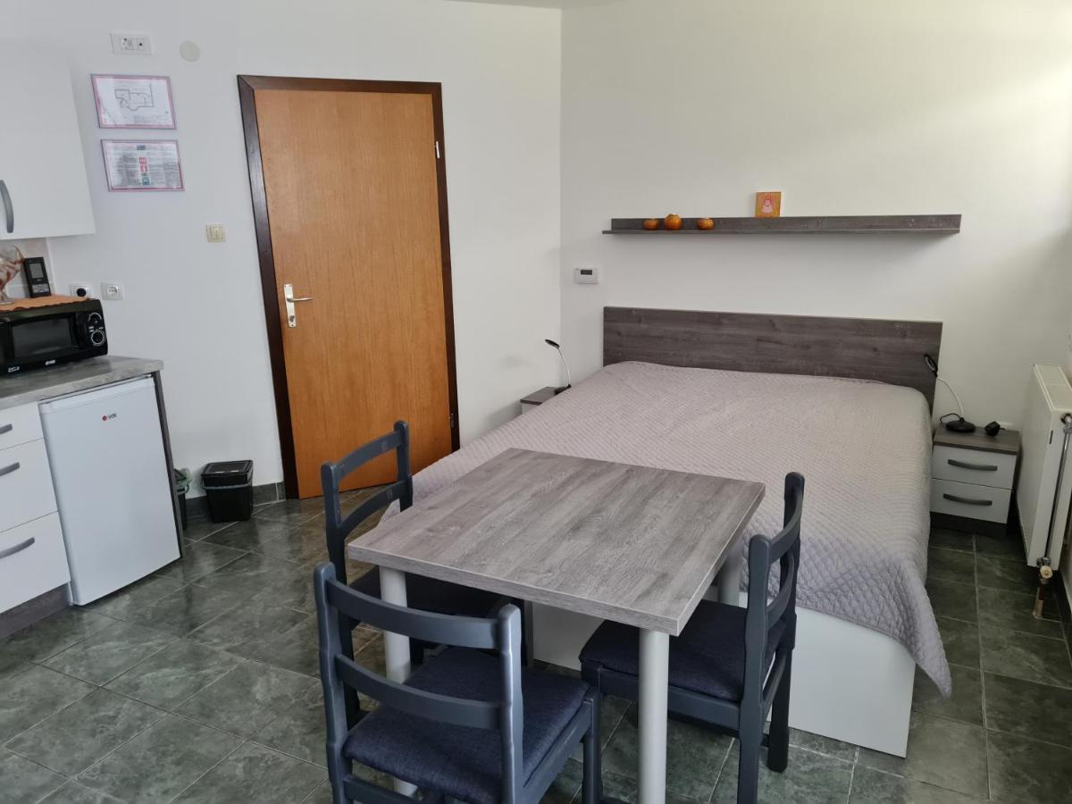 Apartma Jutersek 2+2 Libelice Exterior foto
